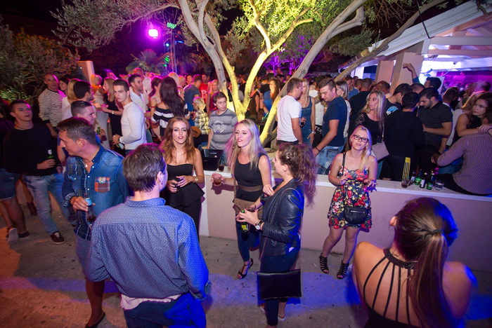 Zatvaranje sezone u virskom cafe & coctail baru Vagabundo. Foto: Iva Perinčić