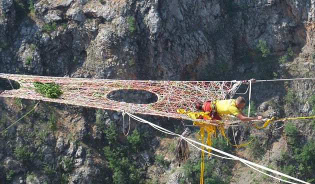 Rap jumping, Crveno jezero