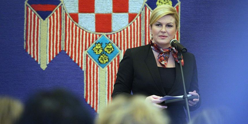 Kolinda Grabar Kitarović u svom uredu radila kolače s djecom Kolinda Grabar Kitarović u svom uredu radila kolače s djecom