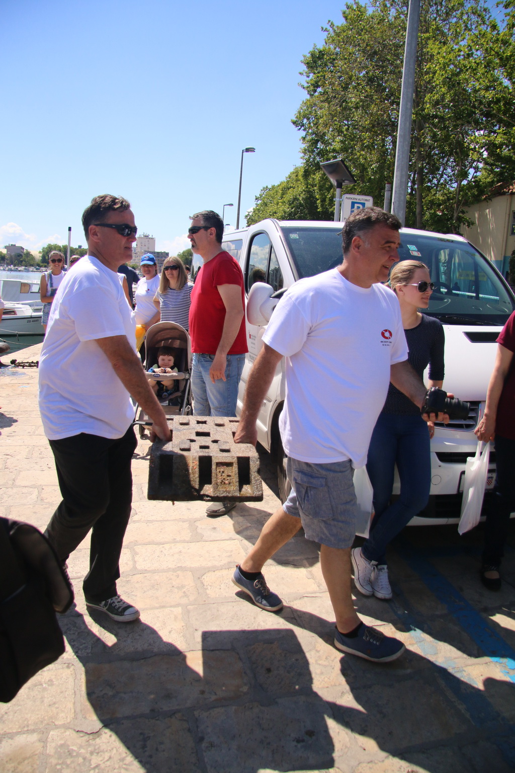 Ekološka akcija “Daj ruku za Jazine” Ekološka akcija “Daj ruku za Jazine”