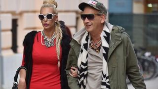 Ava Karabatić u pratnji oca Ivice dolazi na Općinski sud u Zadru gdje joj se sudi zbog ucjenjivanja profesora.  Photo: Dino Stanin/PIXSELL