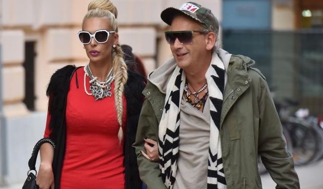 Ava Karabatić u pratnji oca Ivice dolazi na Općinski sud u Zadru gdje joj se sudi zbog ucjenjivanja profesora.  Photo: Dino Stanin/PIXSELL