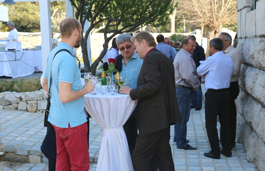 Delegacija Južnomoravske regije u posjeti otoku Viru Delegacija Južnomoravske regije u posjeti otoku Viru