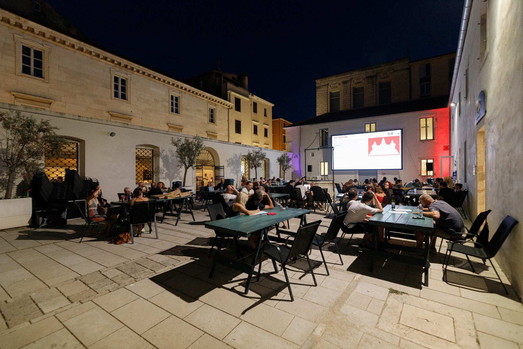 Zagrli Zadar @ zadarski bedemi