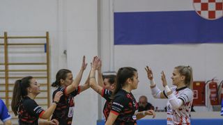 Futsal Super chicks – MC PLUS 2:5 Futsal Super chicks – MC PLUS 2:5