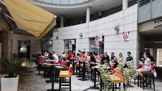 Navijači prate utakmicu Hrvatska – Engleska