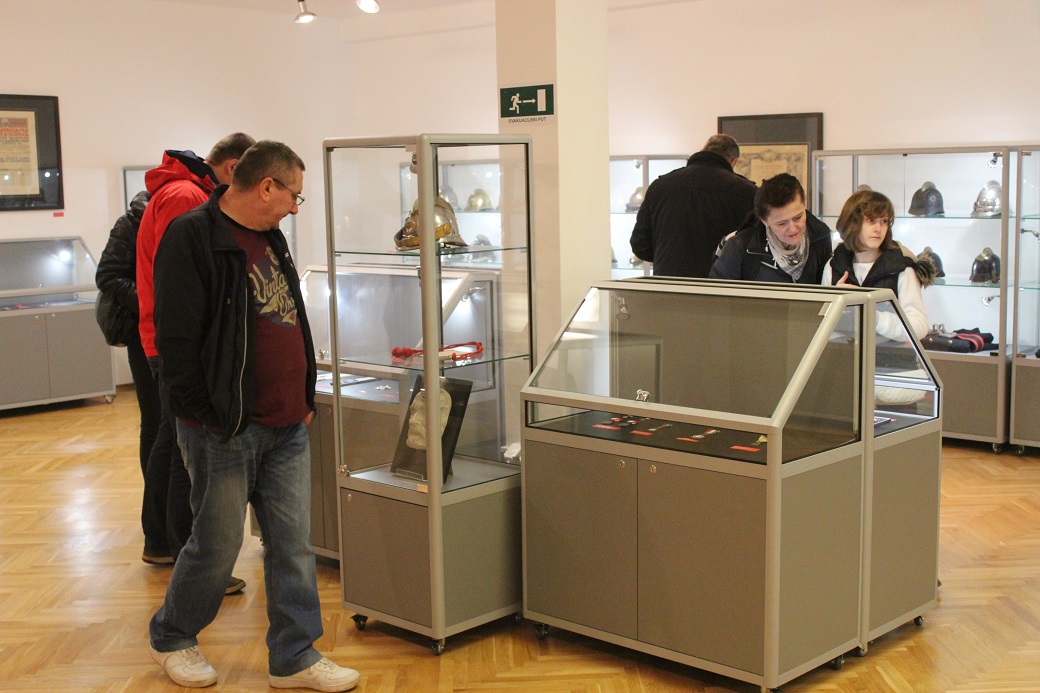 “Crna šuma” Damira Hoyke u Muzeju hrvatskog vatrogastva