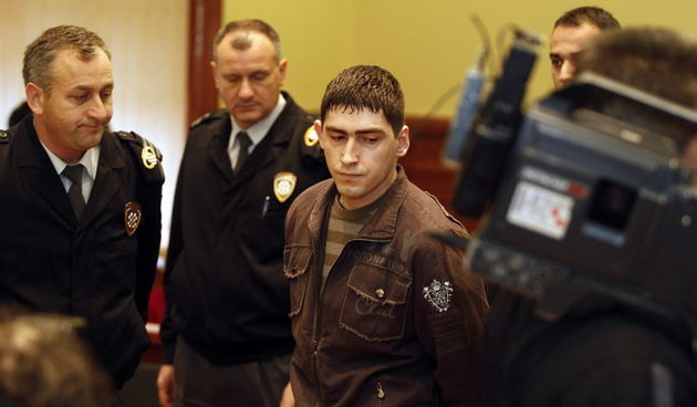 Zadar, 091210
Izricanje presude Elvisu Sopicu koji je optuzen da je ubio taksista Igora Custica u selu Korlat kraj Benkovca. Zupanijski sud u Zadru.
Foto: Jure Miskovic / CROPIX