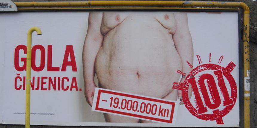 Zagreb, 160110.
Gola cinjenica – provokativni jumbo plakat Radija 101 s aluzijom na protekle predsjednicke izbore postavljen je na nekoliko mjesta u gradu.
Foto: Milivoj Keber / CROPIX Zagreb, 160110.
Gola cinjenica – provokativni jumbo plakat Radija 101 s aluzijom na protekle predsjednicke izbore postavljen je na nekoliko mjesta u gradu.
Foto: Milivoj Keber / CROPIX