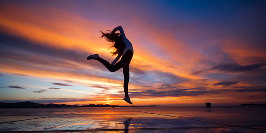 Sreća, zdravlje, pozdrav suncu, ples