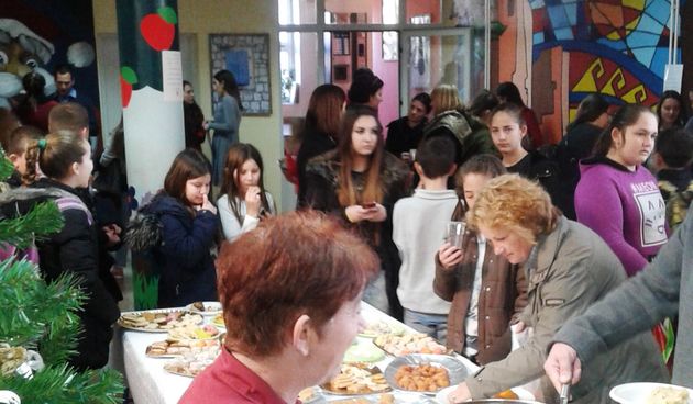 Održan prvi humanitarni Božićni sajam u Osnovnoj školi Benkovac