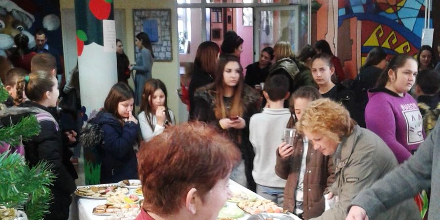 Održan prvi humanitarni Božićni sajam u Osnovnoj školi Benkovac