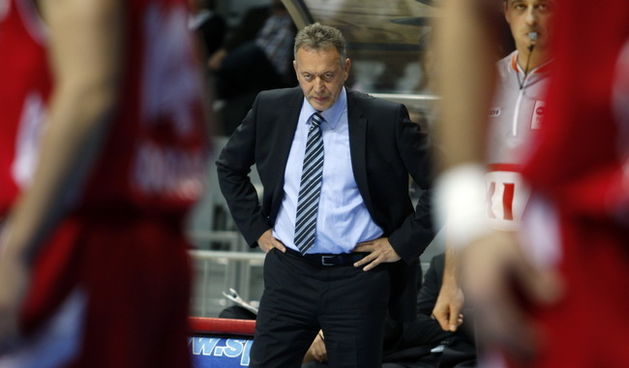 Zadar, 211109.
Dvorana na Visnjiku.
Utakmica 9. kolo NLB lige izmedju KK Zadar – KK FMP.
Na fotografiji: trener Zadra Zmago Sagadin.
Foto: Jure Miskovic / CROPIX