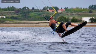 Kiteri guštali u refulima ninske bure Kiteri guštali u refulima ninske bure