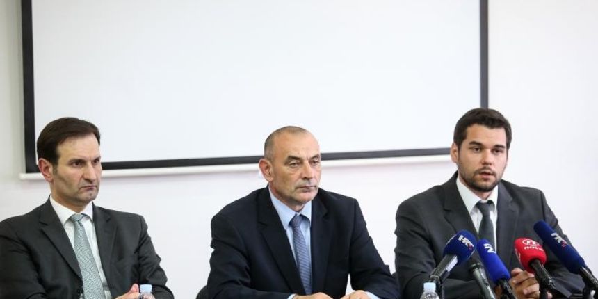 U Ministarstvu branitelja odrzan je sastanak ministara Tome Medveda i Mire Kovaca s predstavnicima braniteljskih udruga proisteklih iz Domovinskog rata U Ministarstvu branitelja odrzan je sastanak ministara Tome Medveda i Mire Kovaca s predstavnicima braniteljskih udruga proisteklih iz Domovinskog rata