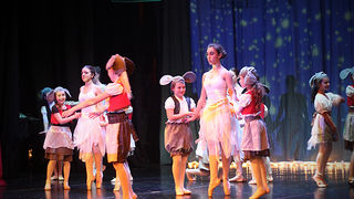 “Plesna čestitka” (foto:Saša Čuka)