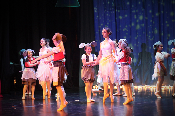 “Plesna čestitka” (foto:Saša Čuka)