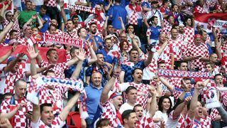 Slavlje igrača i navijača nakon pobjede nad Turskom. Photo: Goran Stanzl/PIXSELL Slavlje igrača i navijača nakon pobjede nad Turskom. Photo: Goran Stanzl/PIXSELL