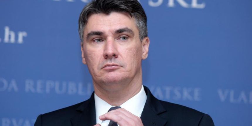 17.09.2013., Zagreb – Predsjednik Vlade Republike Hrvatske Zoran Milanovic sastao se u Banskim dvorima s predsjednikom Vlade Republike Makedonije Nikolom Gruevskim. Dvojica premijera odrzala su nakon sastanka konferenciju za medije. Photo: Patrik Macek/ 17.09.2013., Zagreb – Predsjednik Vlade Republike Hrvatske Zoran Milanovic sastao se u Banskim dvorima s predsjednikom Vlade Republike Makedonije Nikolom Gruevskim. Dvojica premijera odrzala su nakon sastanka konferenciju za medije. Photo: Patrik Macek/