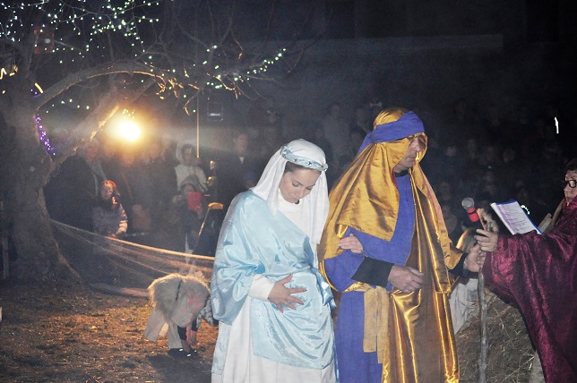 Žive jaslice u Diklu Žive jaslice u Diklu