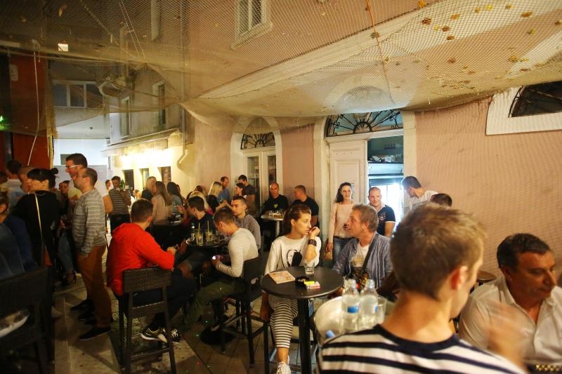 Građani se do ranih jutarnjih sati zabavljali na tradicionalnoj Varoškoj fešti, foto: Filip Brala/PIXSELL Građani se do ranih jutarnjih sati zabavljali na tradicionalnoj Varoškoj fešti, foto: Filip Brala/PIXSELL