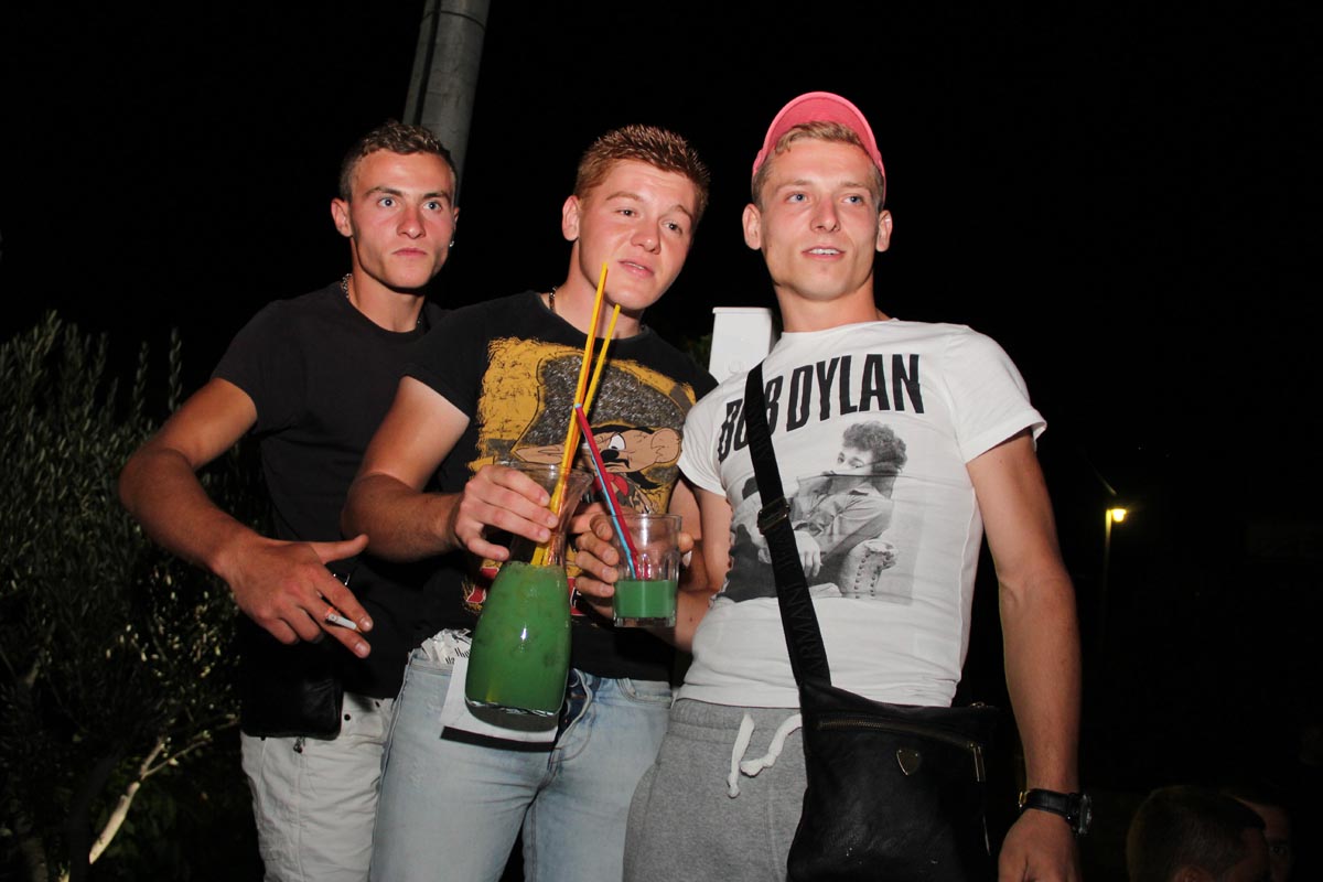 Vagabundo bar Vir: After party uz grupu Magazin, foto: Iva Perinčić Vagabundo bar Vir: After party uz grupu Magazin, foto: Iva Perinčić