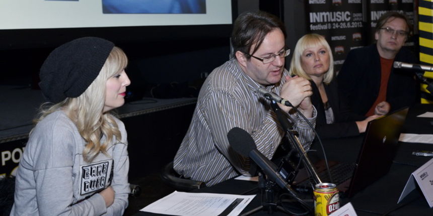 Zagreb, 270213.
Press konferencija povodom odrzavanja osmog INmusic festivala na zagrebackom Jarunu, u trajanju od 24.do.26.06.2013. godine.
Na fotografiji: Ida Prester, Zoran Maric, Tina Puhalo Grladinovic i Vili Matula.
Foto: Admir Buljubasic / CROPI Zagreb, 270213.
Press konferencija povodom odrzavanja osmog INmusic festivala na zagrebackom Jarunu, u trajanju od 24.do.26.06.2013. godine.
Na fotografiji: Ida Prester, Zoran Maric, Tina Puhalo Grladinovic i Vili Matula.
Foto: Admir Buljubasic / CROPI