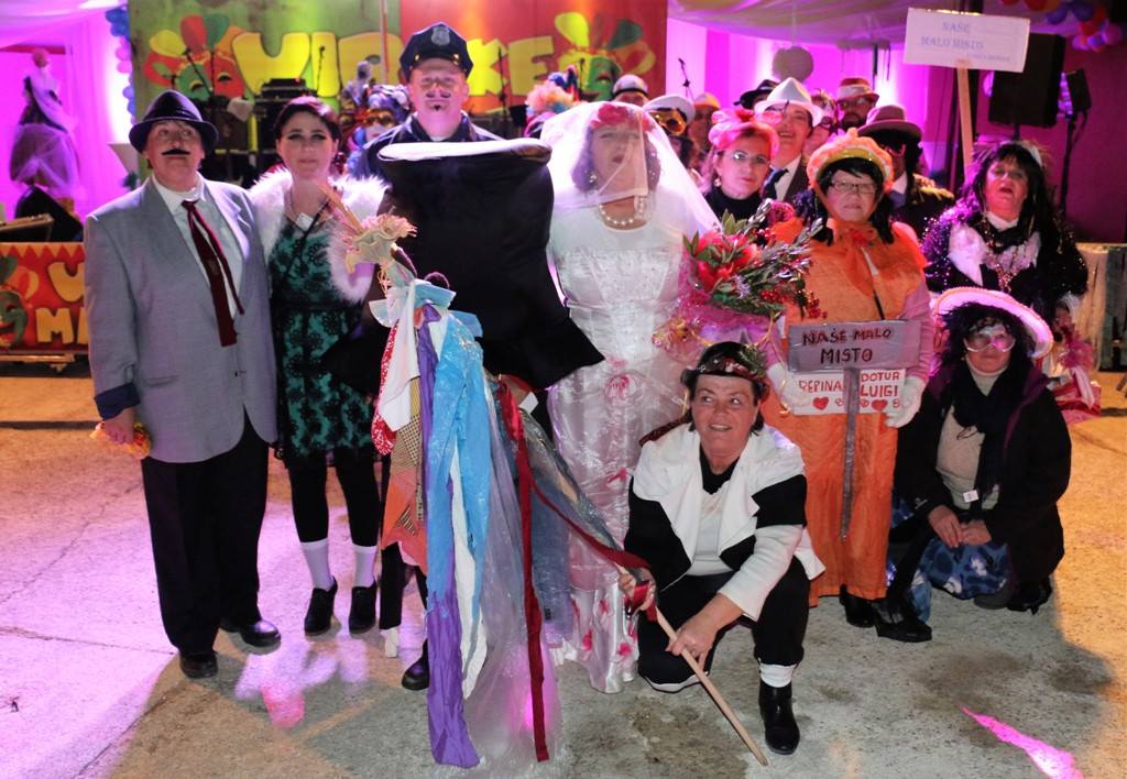 Maškarana Republika preuzela vlast u Viru