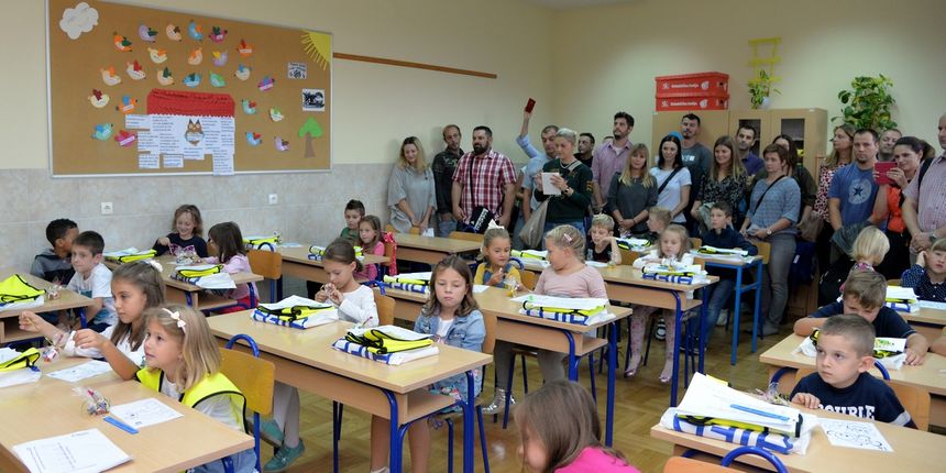 Svečano obilježen prvi dan škole u varaždinskoj Šestoj osnovnoj Svečano obilježen prvi dan škole u varaždinskoj Šestoj osnovnoj