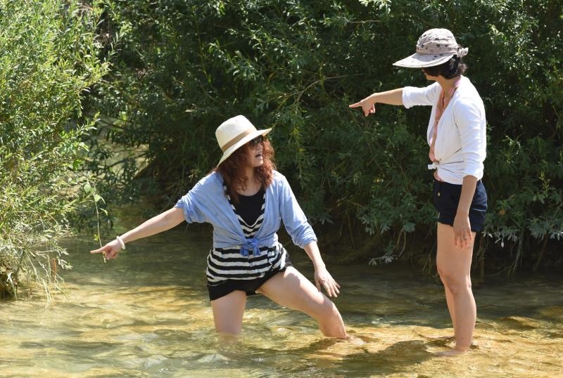 Paklene vrucine i visoke temperature natjerali su domace i strane goste da osvjzenje potraze u NP Krka. Photo: Hrvoje Jelavic/PIXSELL