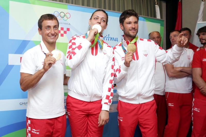 Hrvatski olimpijci svečano dočekani na Plesu. Sandra Perković, Šime Fantela, Igor Marenić, Tonči Stipanović. Photo: Luak Sanzl/PPIXSELL Hrvatski olimpijci svečano dočekani na Plesu. Sandra Perković, Šime Fantela, Igor Marenić, Tonči Stipanović. Photo: Luak Sanzl/PPIXSELL