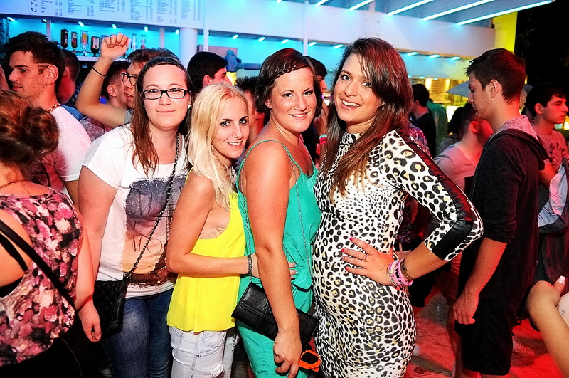 Zrće: Nicci Belucci u Aquariusu by G. Telak