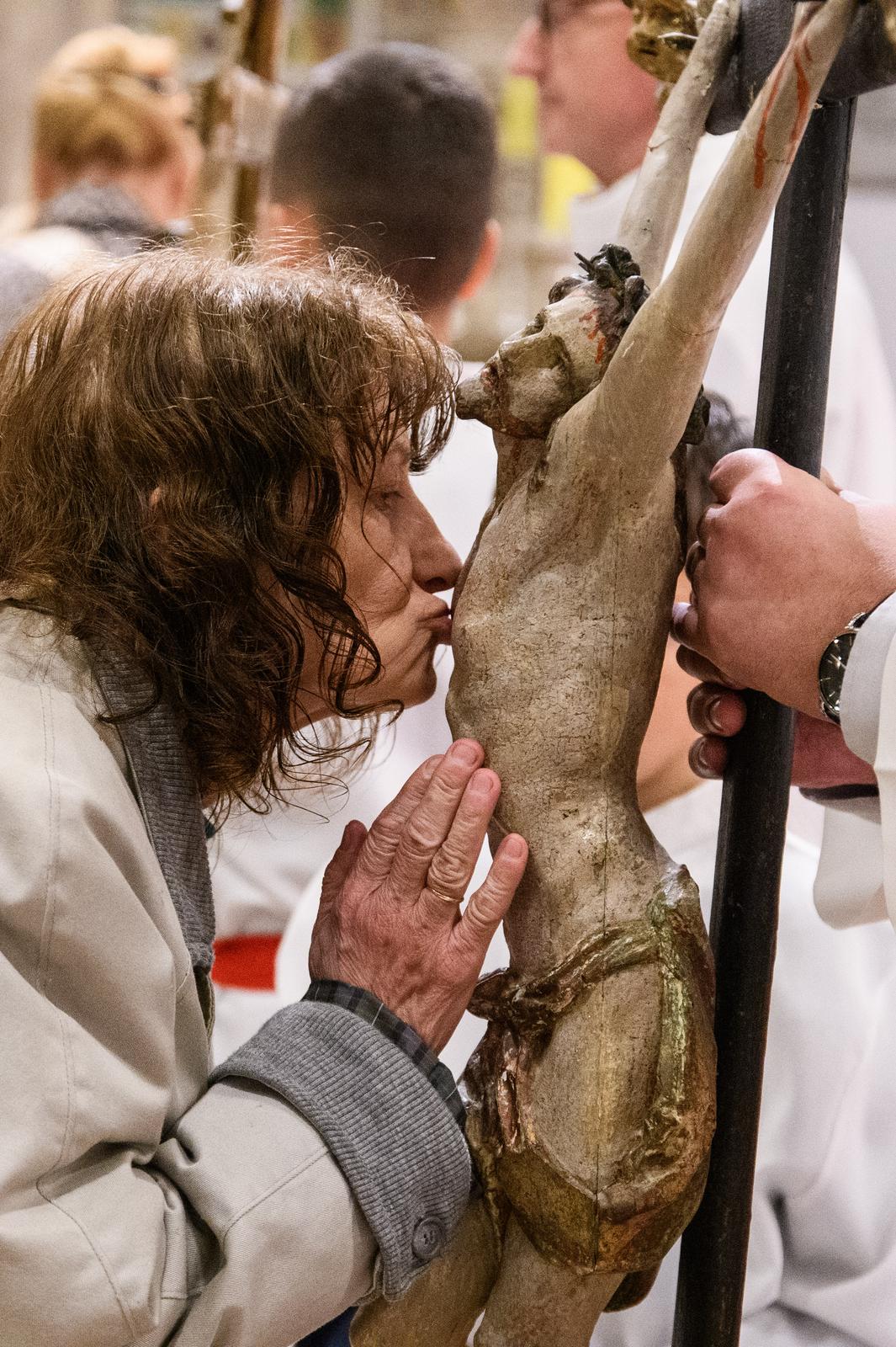 Nadbiskup Zgrablić predvodio Službu Muke Gospodnje u katedrali sv. Stošije Nadbiskup Zgrablić predvodio Službu Muke Gospodnje u katedrali sv. Stošije