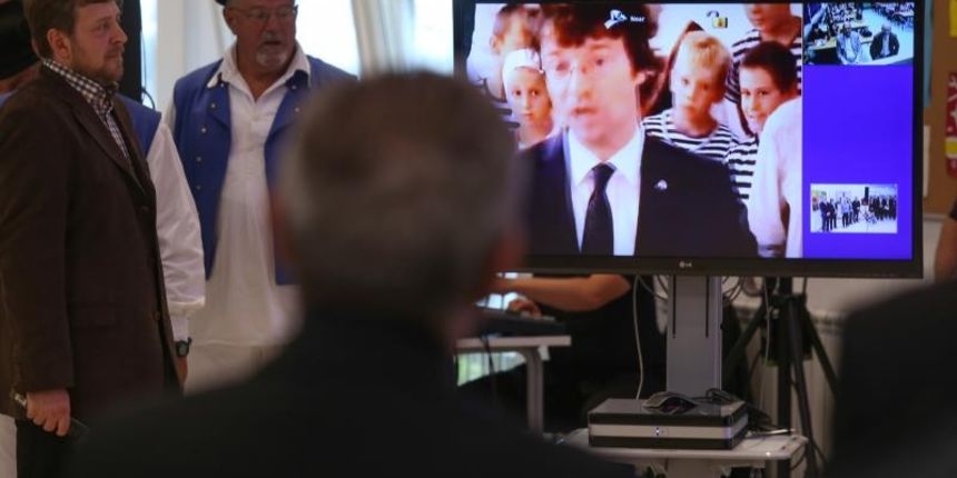 Tehnicki ministar znanosti, obrazovanja i sporta Predrag Sustar javio se putem videolinka s Velog Iza. Photo: Igor Soban/PIXSELL