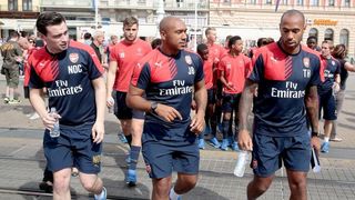 Legendarni Thierry Henry i juniori FC Arsenala prošetali Zagrebom, Photo: Patrik Maček/PIXSELL Legendarni Thierry Henry i juniori FC Arsenala prošetali Zagrebom, Photo: Patrik Maček/PIXSELL