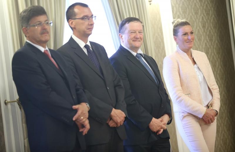 Predsjednik tehnicke Vlade Tihomir Oreskovic primio je predstavnike Europskih sveucilisnih igra Zagreb-Rijeka 2106. Tihomir Oreskovic, Adam Roczek Predsjednik tehnicke Vlade Tihomir Oreskovic primio je predstavnike Europskih sveucilisnih igra Zagreb-Rijeka 2106. Tihomir Oreskovic, Adam Roczek