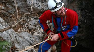 HGSS-ova akcija spašavanja pasa iz Živkine jame (foto: Zoran Erceg)