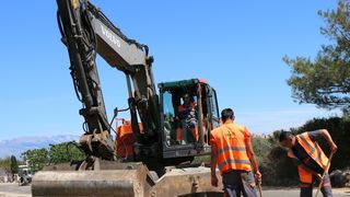 Vir: Radovi na postavljanju javne rasvjete i asfaltiranju prometnica Vir: Radovi na postavljanju javne rasvjete i asfaltiranju prometnica