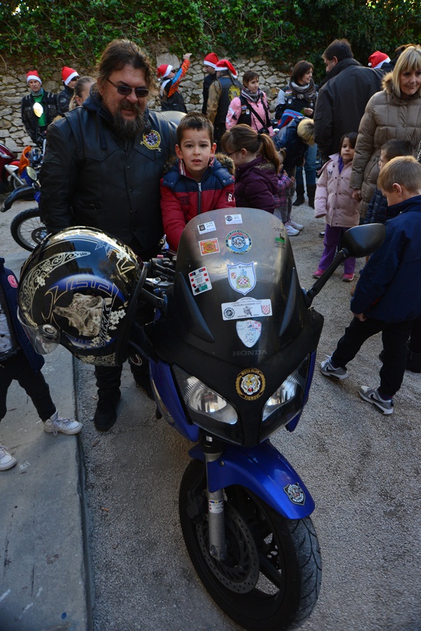 Zadarske Beštije posjetile mališane DV Latica, Foto: Iva Perinčić Zadarske Beštije posjetile mališane DV Latica, Foto: Iva Perinčić