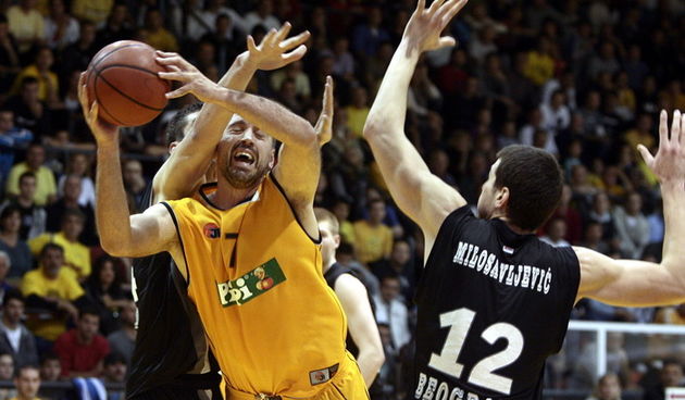 Split,  041112.
Sportska dvorana Gripe.
ABA liga, 7. kolo utakmica KK Split –  KK Partizan.
Na fotografiji: Nikola Vujcic ( Split) i Milosavljevic ( Partizan).
Foto: Vladimir Dugandzic / Cropix