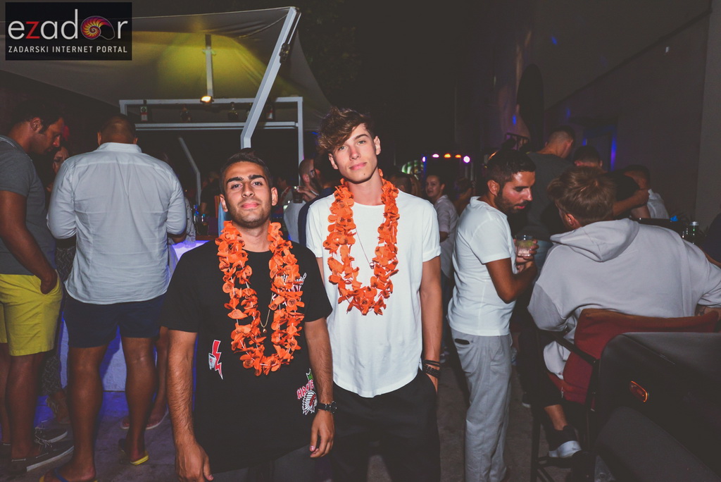 Connect @ Teatro bar & Zlatni kutić Connect @ Teatro bar & Zlatni kutić