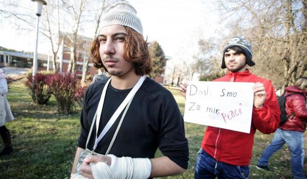 Migranti smjesteni u hotelu Porin prosvjeduju