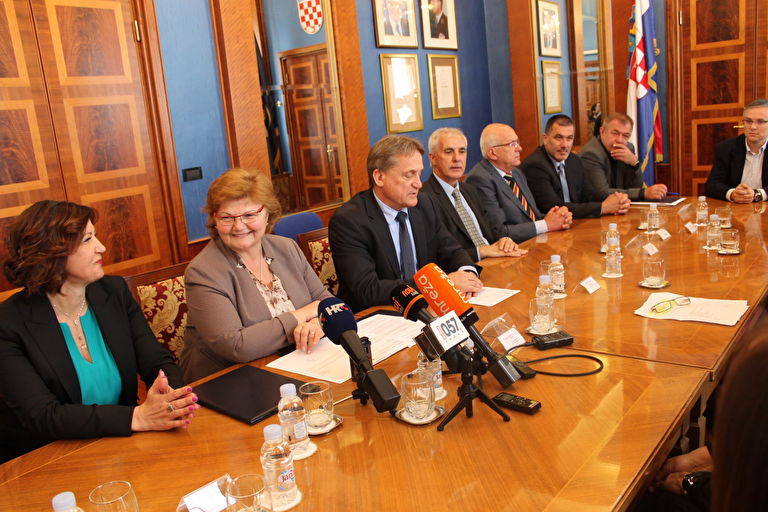 Nada Murganić potpisala je dodatak Ugovoru o sufinanciranju centra Mocire Nada Murganić potpisala je dodatak Ugovoru o sufinanciranju centra Mocire