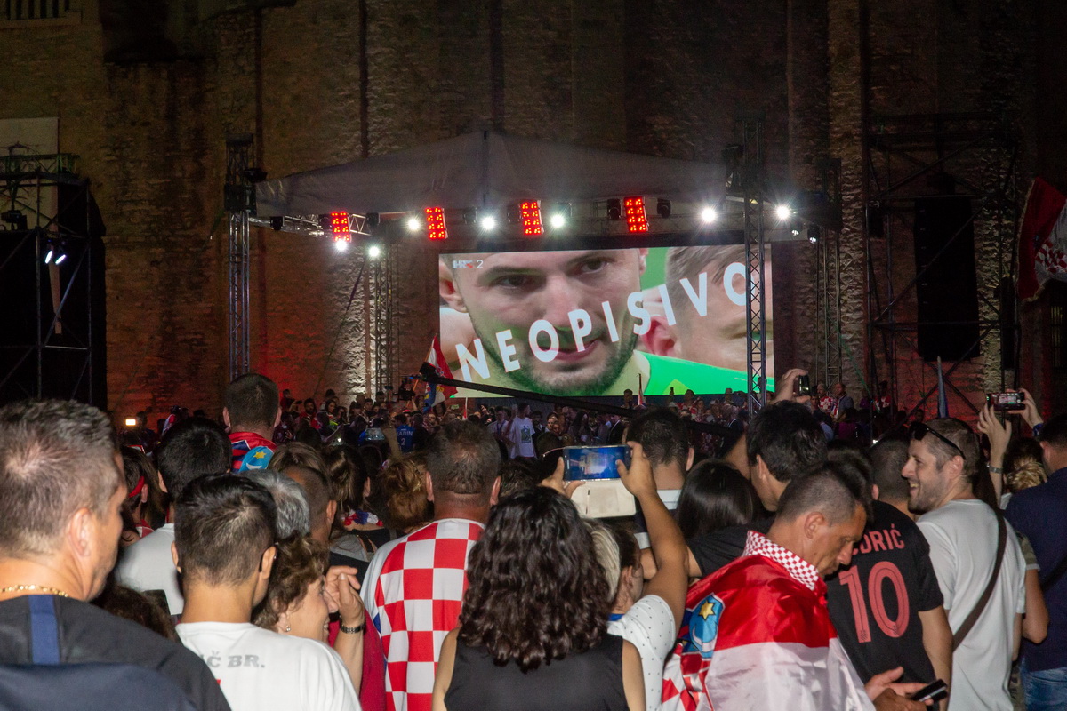 Veličanstven doček četvorice zadarskih Vatrenih od Gradskog mosta do Foruma