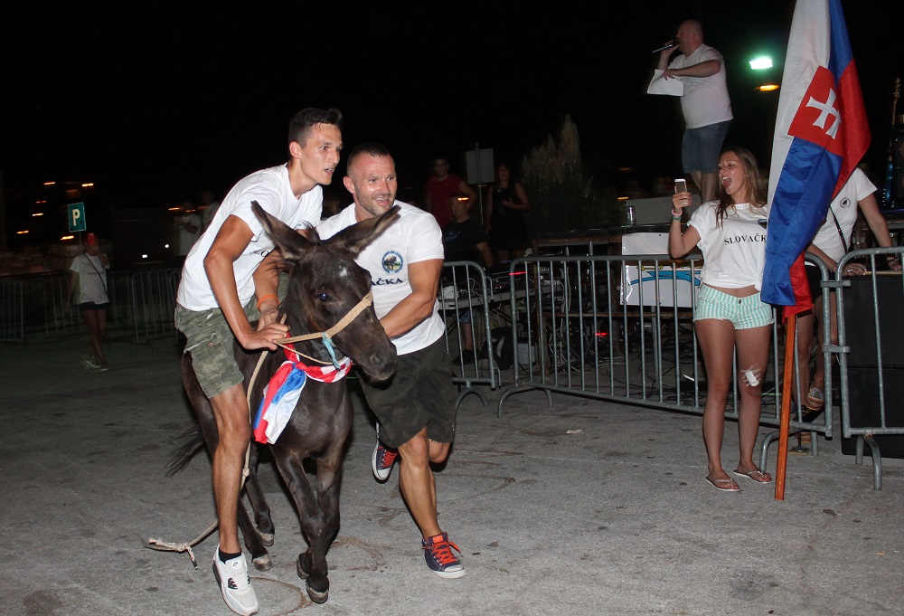 10. međunarodna trka tovarov Tisno 2015