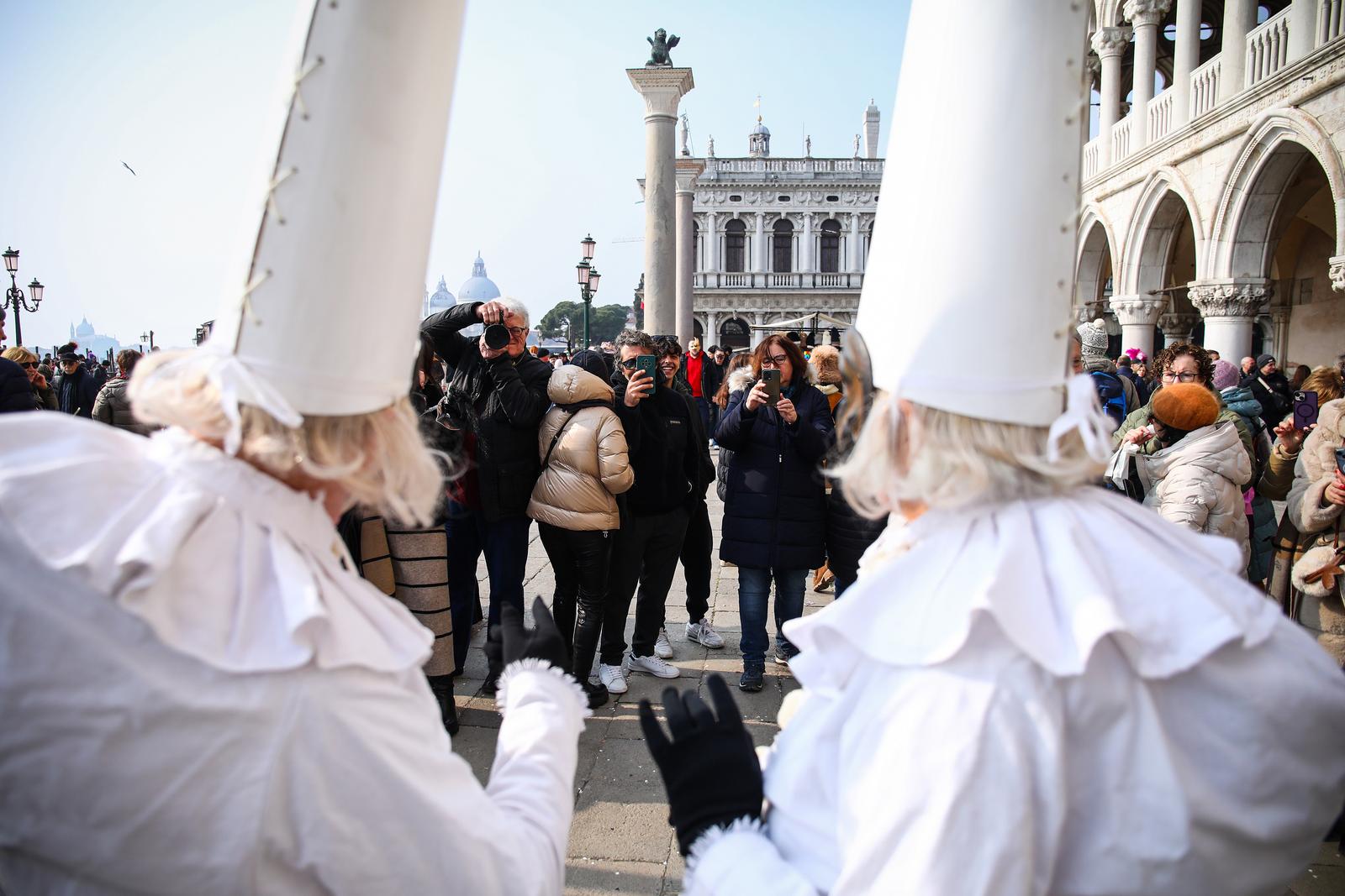 Venecijanski karneval ove godine je posvećen velikom ljubavniku Giacomu Casanovi Venecijanski karneval ove godine je posvećen velikom ljubavniku Giacomu Casanovi