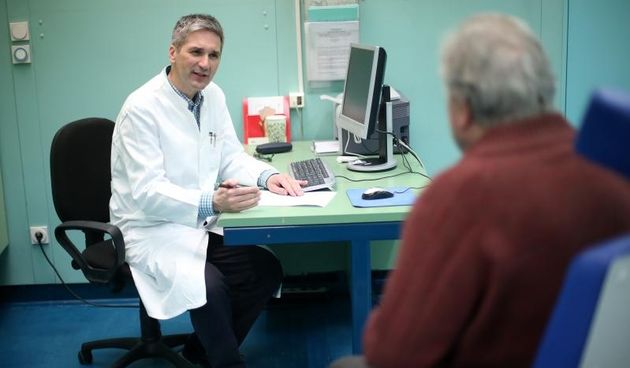 U KB Dubrava odrzava se dan otvorenih vrata u sklopu kojeg se obavljaju besplatni pregledi. Dr. Ivica Luksic. Photo: Slavko Midzor/PIXSELL