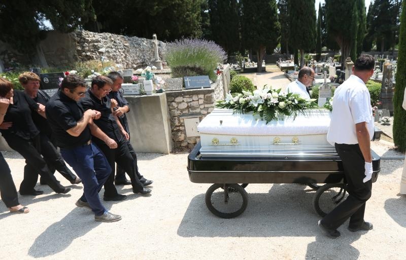 Na zadarskom Gradskom groblju na posljednji počinak ispraćena Sara Čirjak