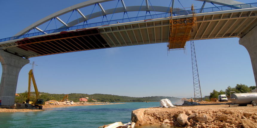 Zadar, Zdrelac, 190609.
Rekonstruirani most Zdrelac koji spaja otok Pasman i Ugljan prosao je tehnicki pregled te se za par dana ocekuje da ce cestovni promet biti u funkcij, morski ce biti privremeno pusten u promet do mjeseca rujna kada se nastavlja sa