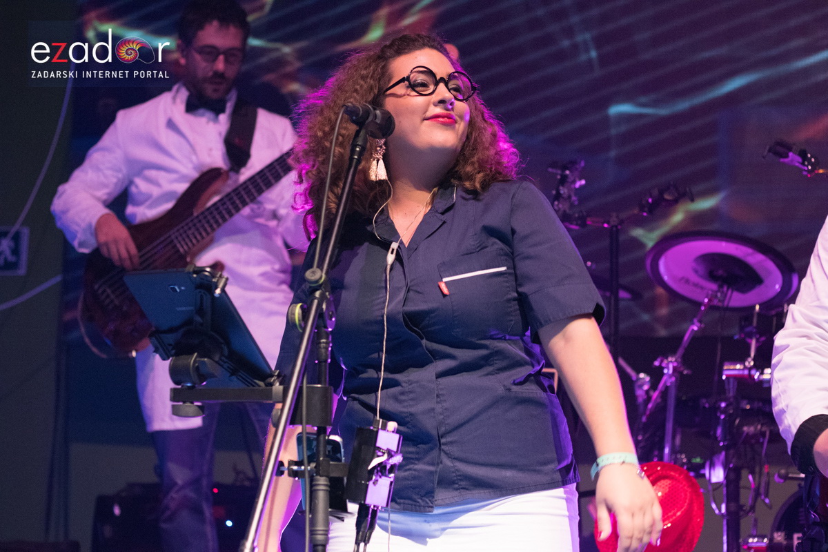 Ludnica u Saturnusu: Najbolji doček u svemiru i šire Ludnica u Saturnusu: Najbolji doček u svemiru i šire